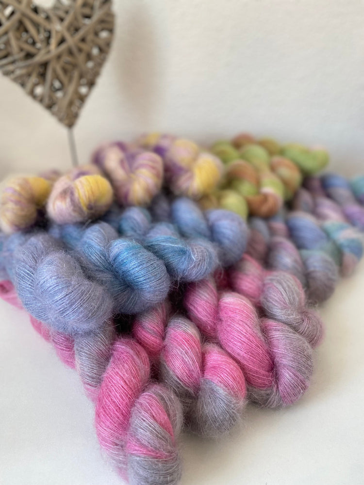 Handgefärbte Kid Mohair mit Seide / Alpaka.