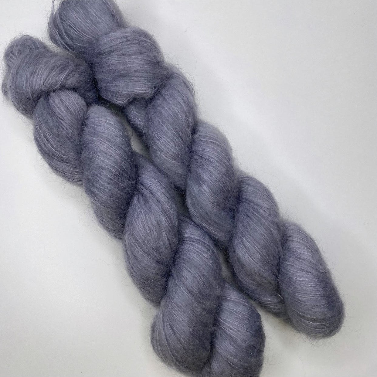 Handgefärbte Alpaka mit Mohair.