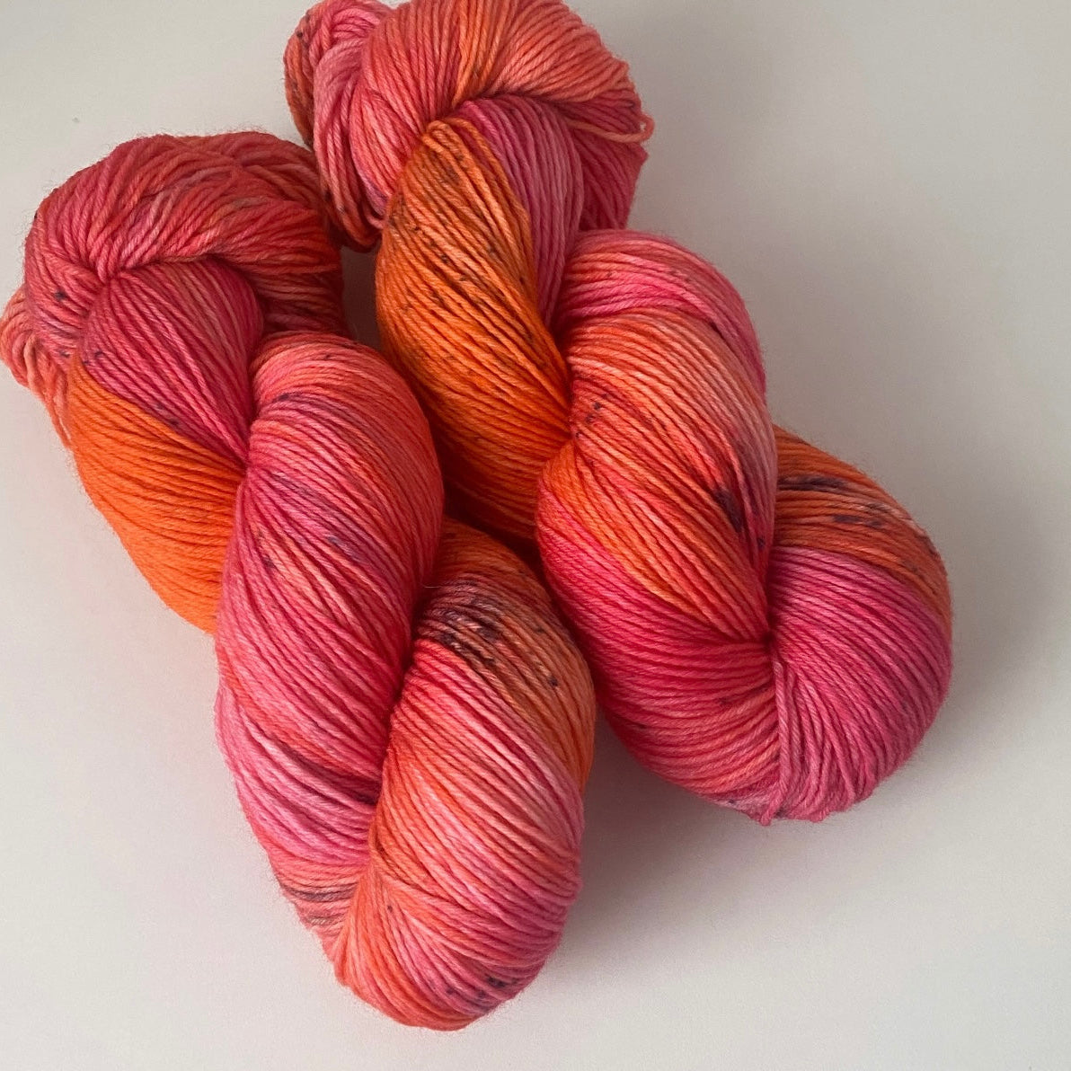 Handgefärbte Sockenwolle 6-fach.