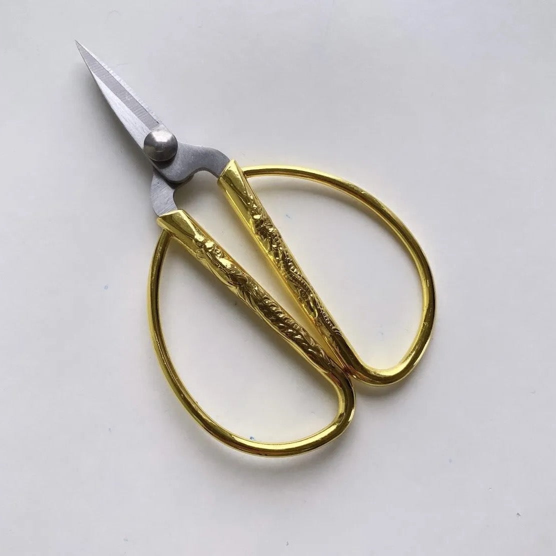 Kompakte Mini-Scheren.