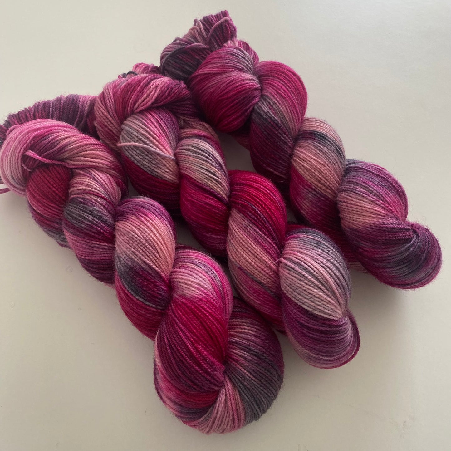Handgefärbte Merino Sockenwolle (Luxus)