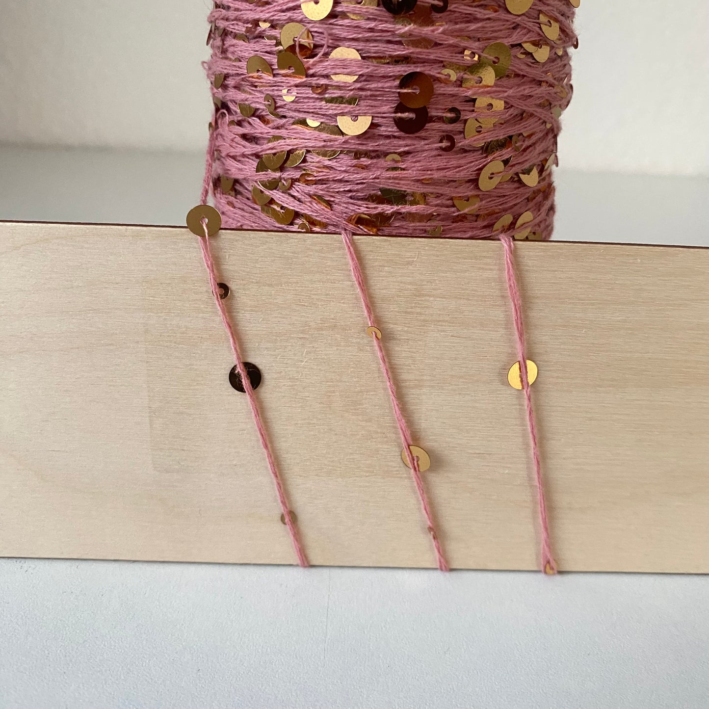 Baumwolle mit Pailletten.