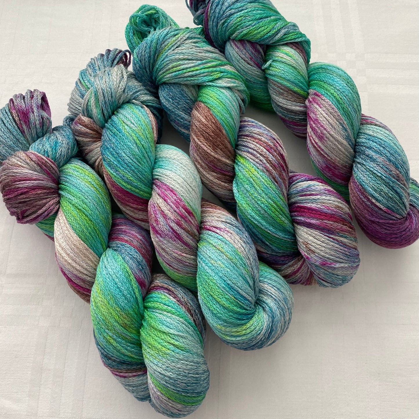 Handgefärbte Baumwolle mit Seide / 100 g