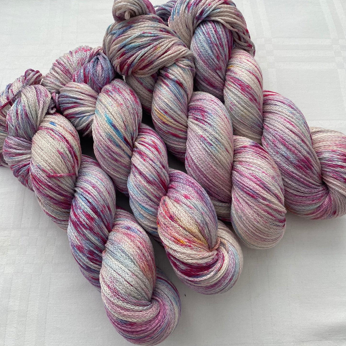 Handgefärbte Baumwolle mit Seide / 100 g
