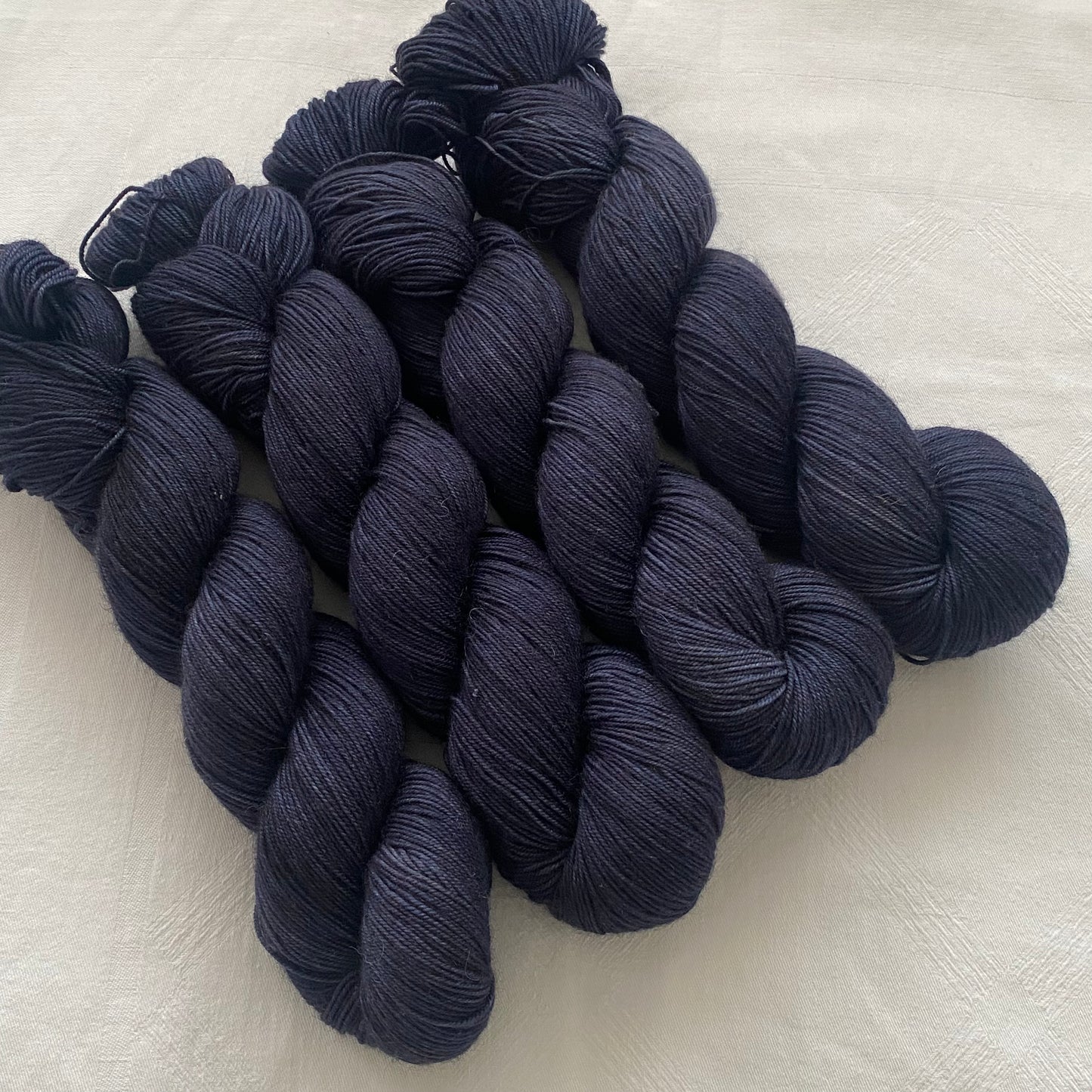 Handgefärbte Schurwolle (Merino) mit Yak / Sockenwolle (Luxus)