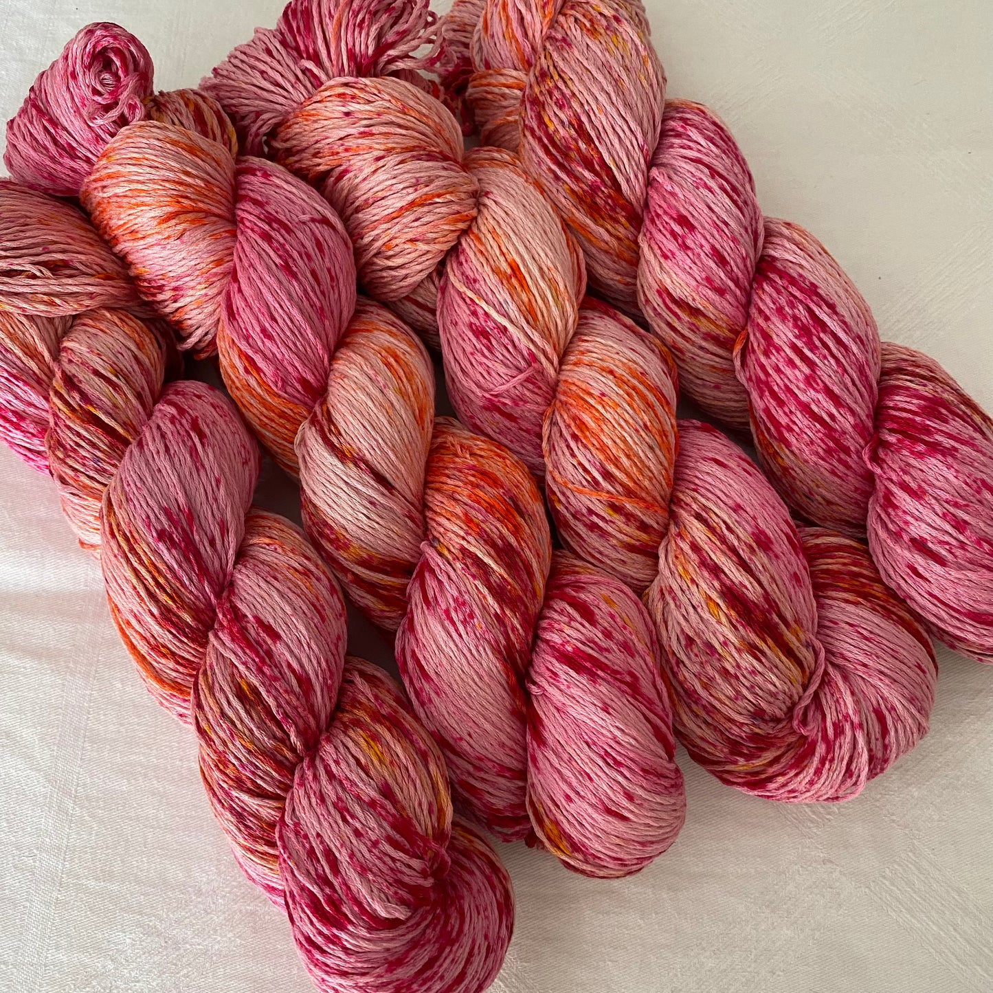 Handgefärbte Baumwolle mit Seide / 100 g