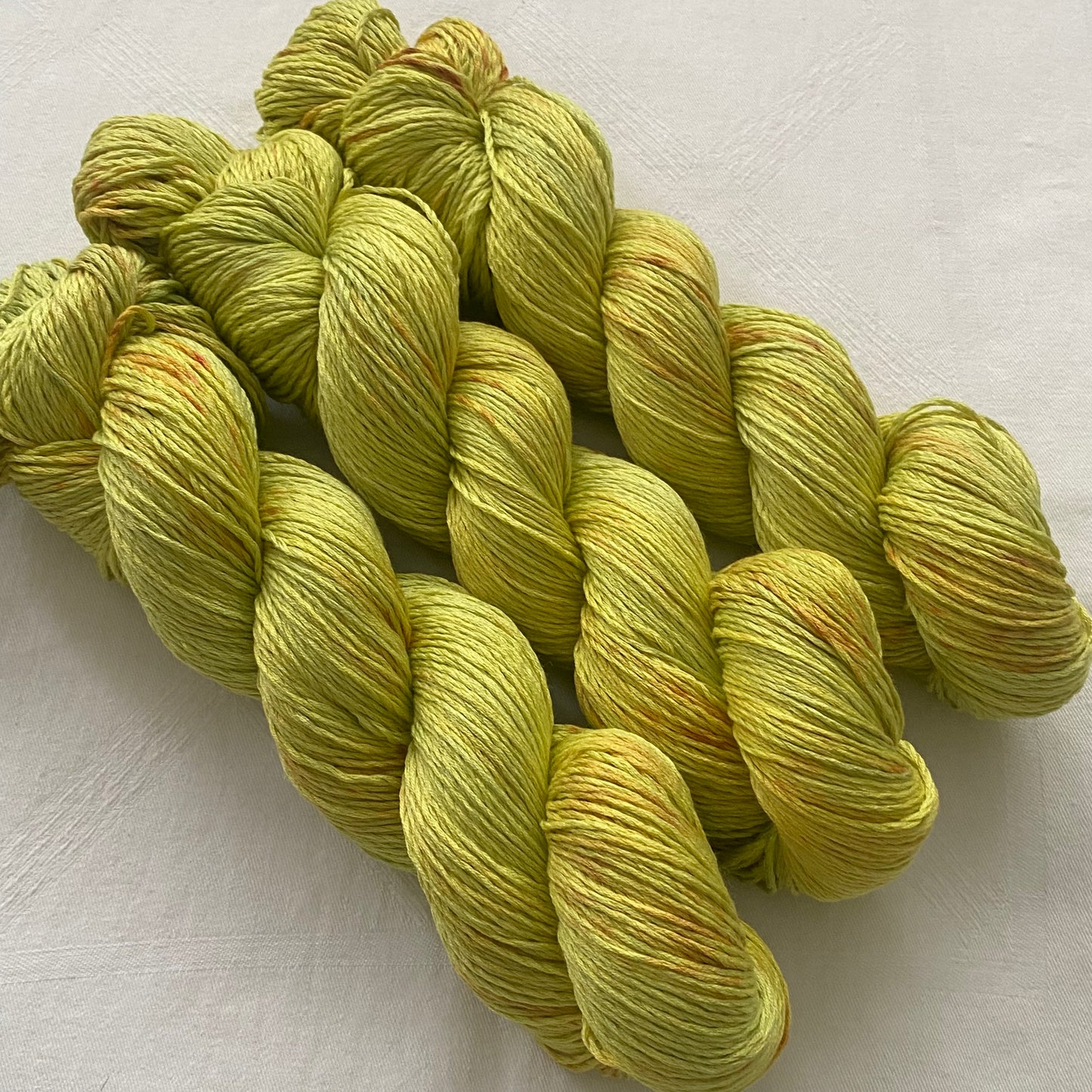 Handgefärbte Baumwolle mit Seide / 100 g