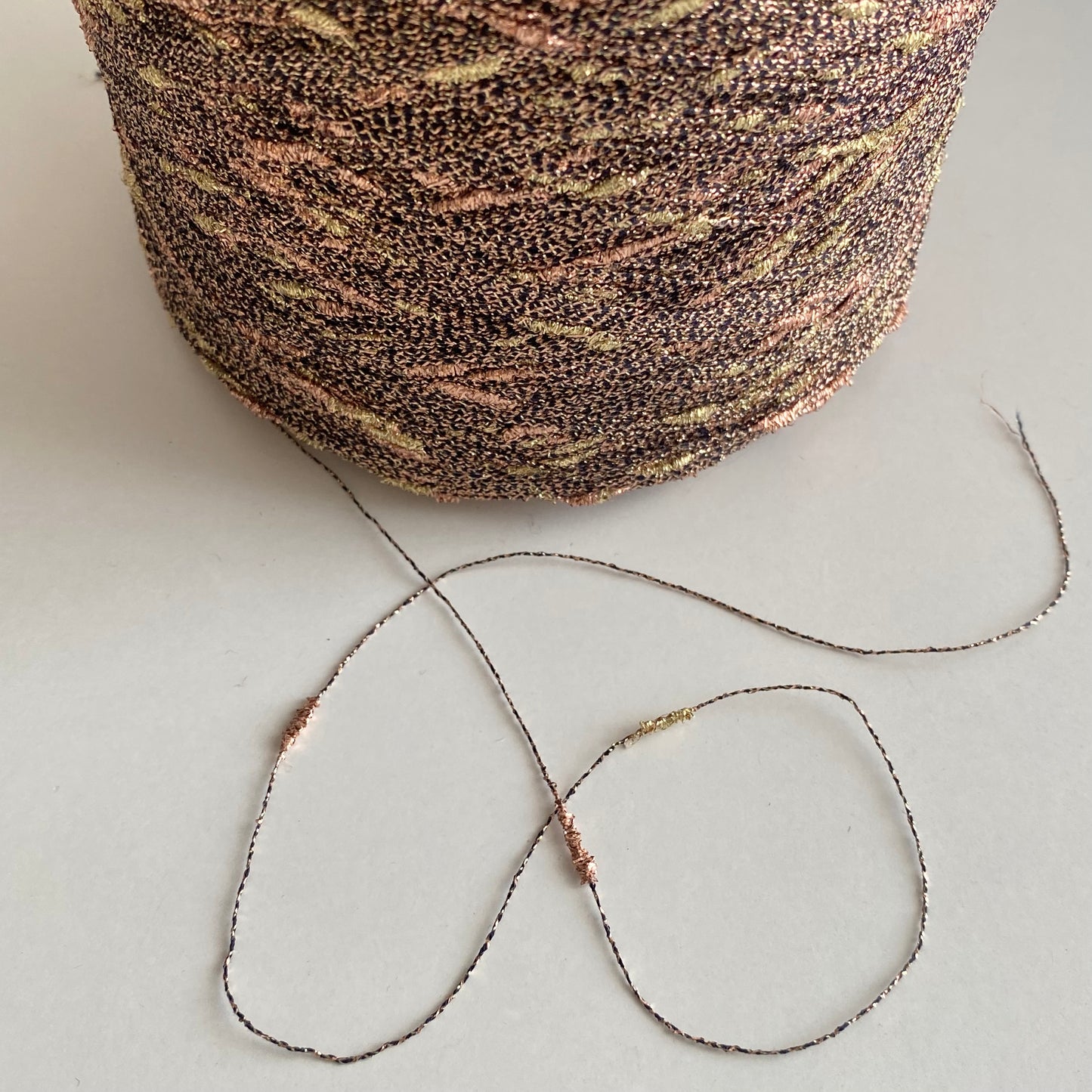 Konenwolle Seide mit Lurex / Pura Lana Italy.