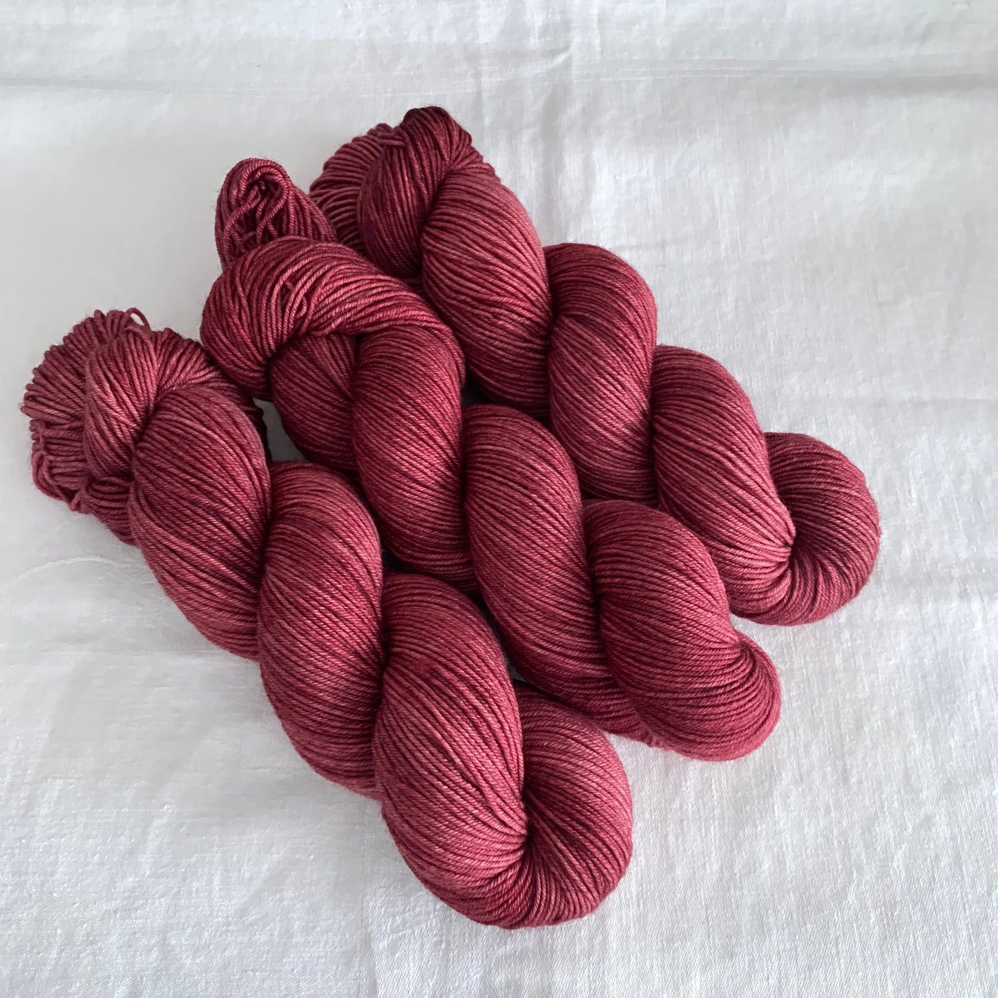 Handgefärbte Merinowolle.