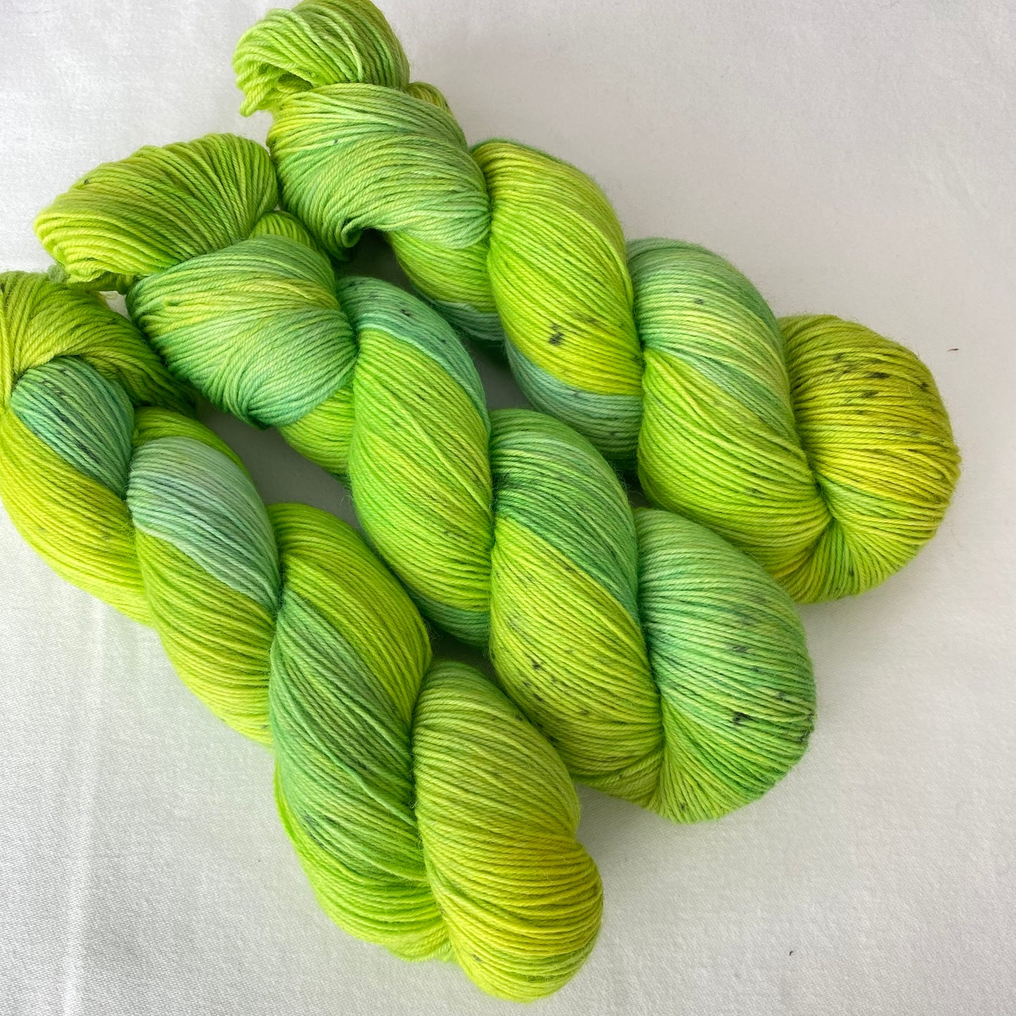 Handgefärbte Sockenwolle 4-fach.