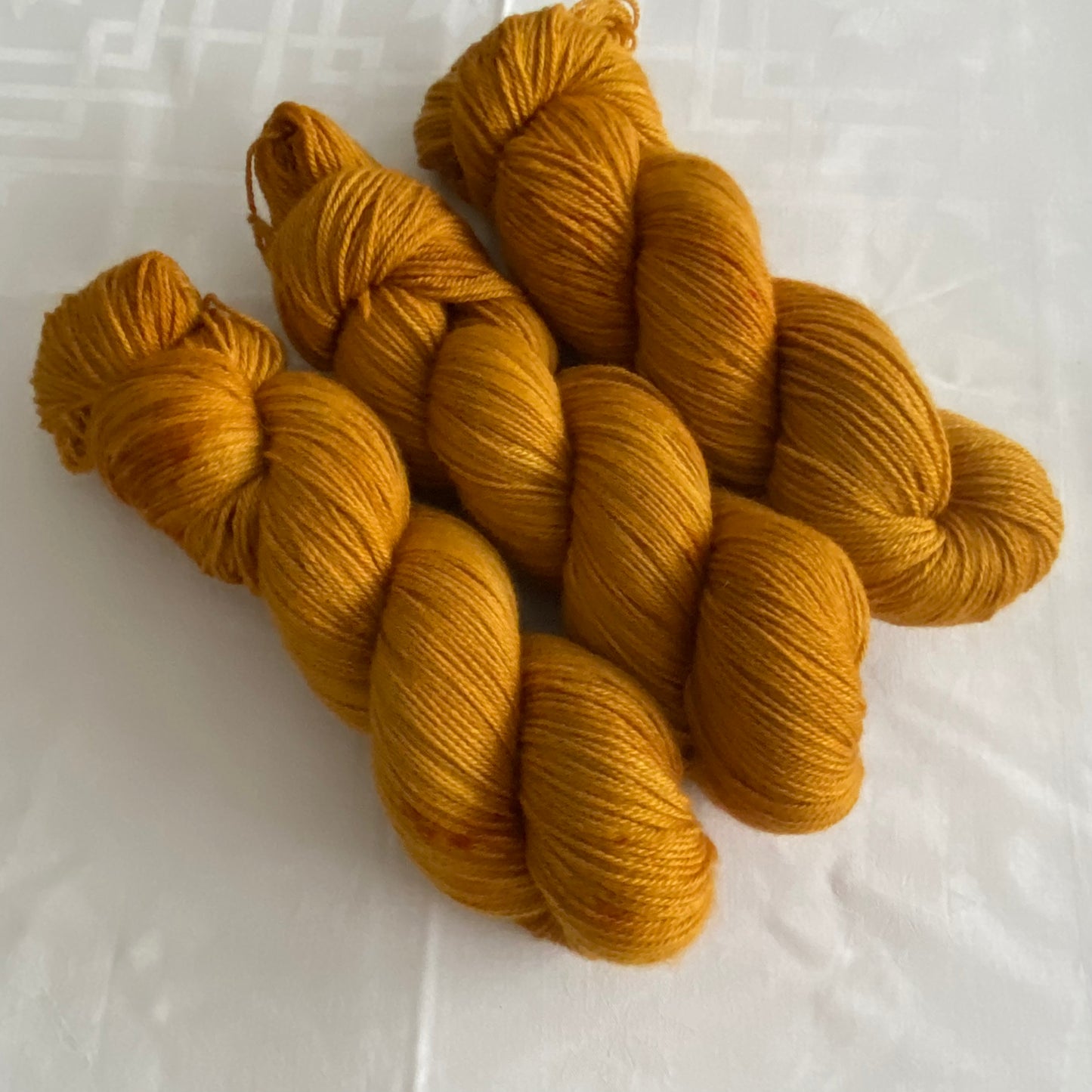 Handgefärbte Alpaca mit Seide.