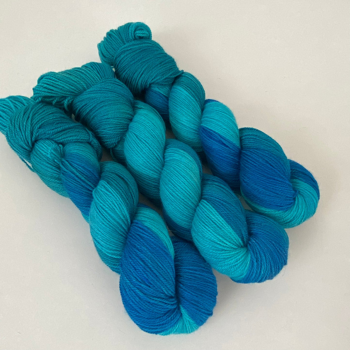 Handgefärbte Alpaca mit Seide.