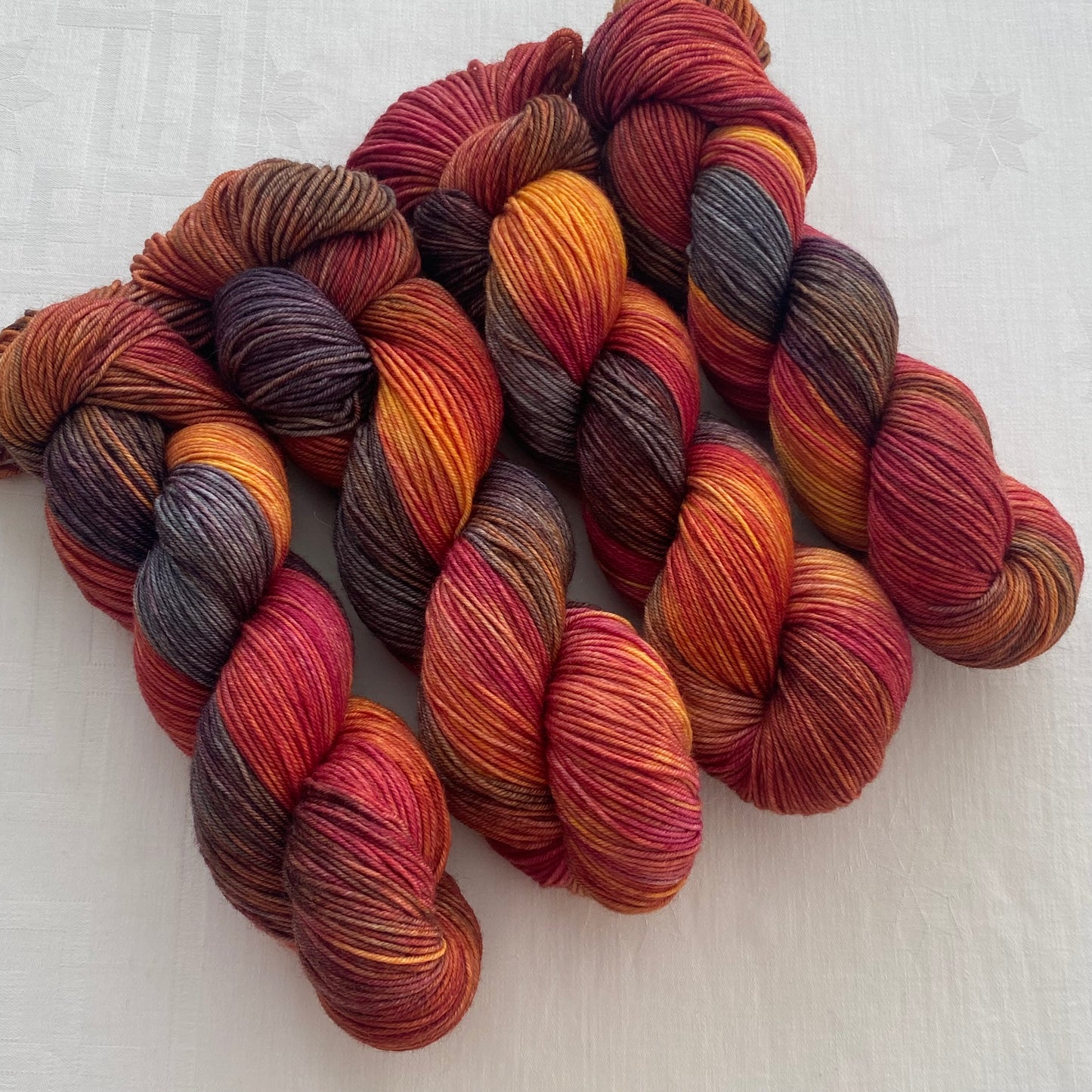 Handgefärbte Merinowolle.