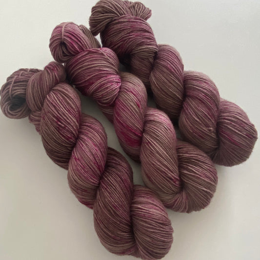 Handgefärbte  Merino Sockenwolle (Luxus)