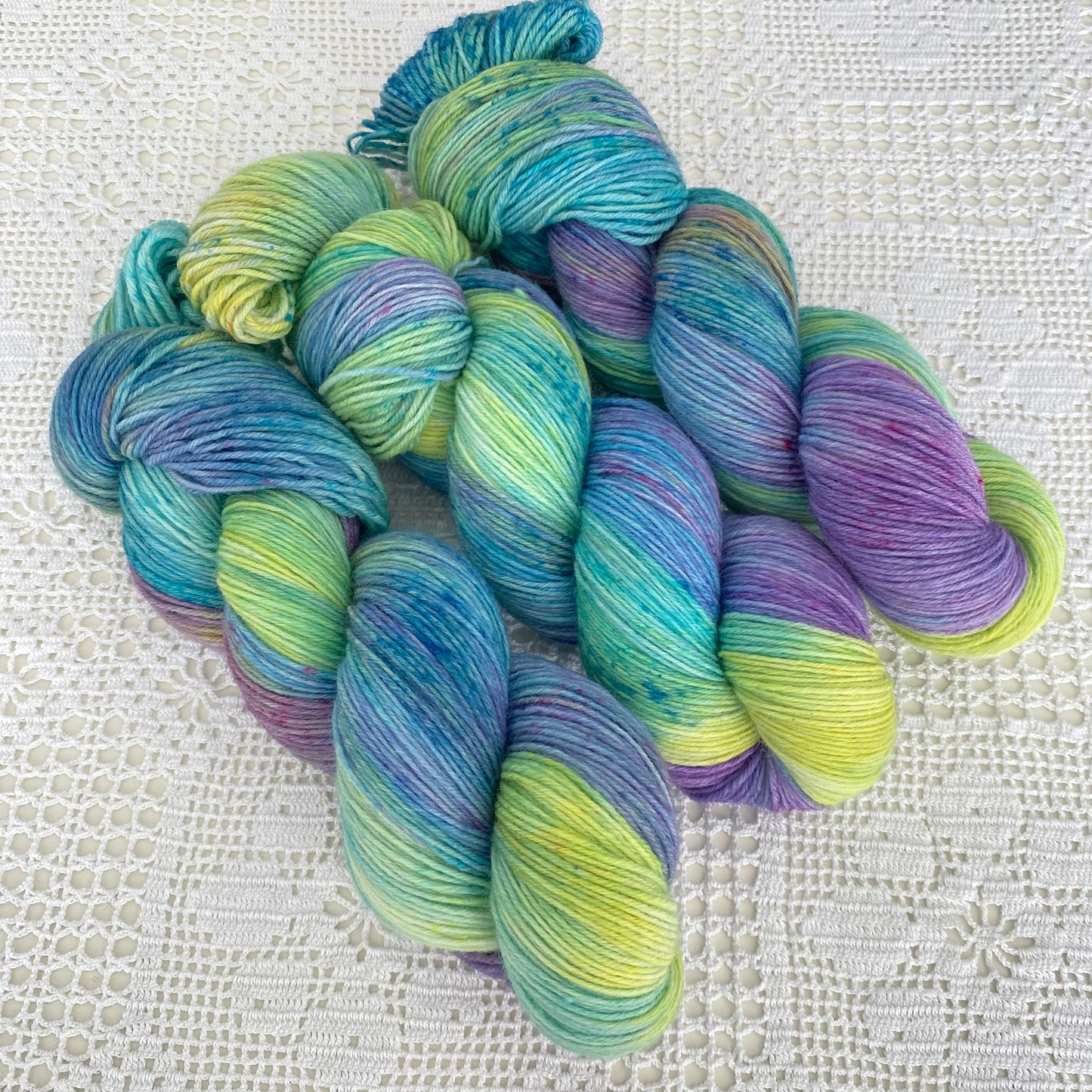 Handgefärbte  Sockenwolle 4-fach.