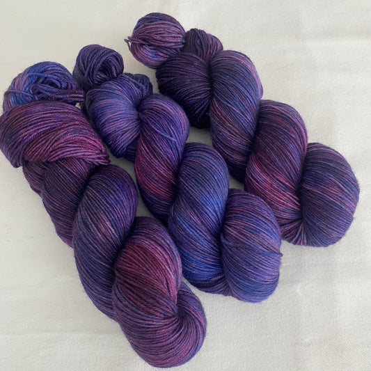 Handgefärbte  Merino Sockenwolle (Luxus)