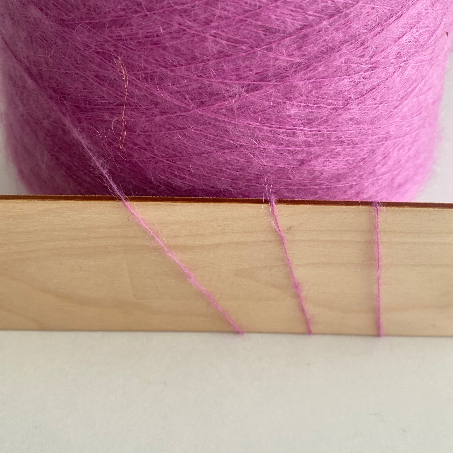 Konenwolle Kidmohair mit Merinowolle / IGEA Spa Italy.