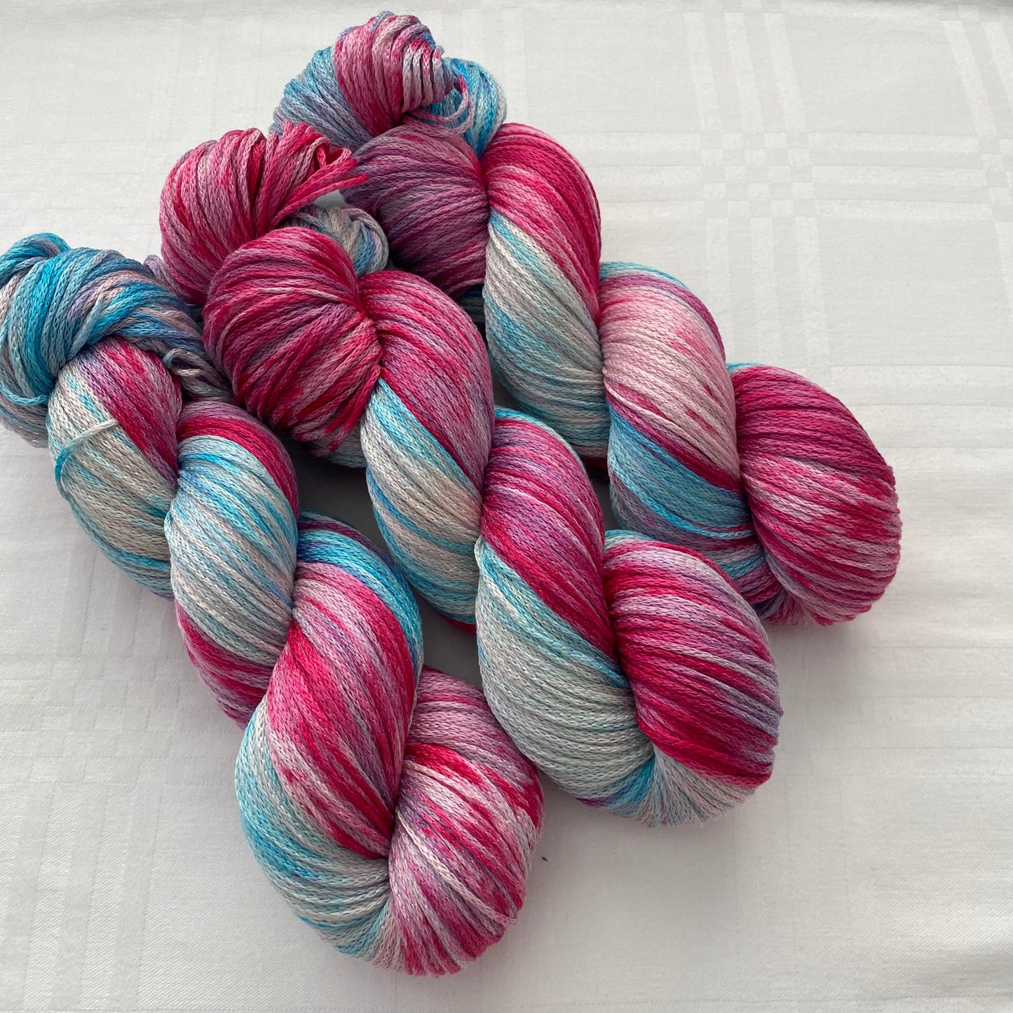 Handgefärbte  Baumwolle mit Seide / 100 g
