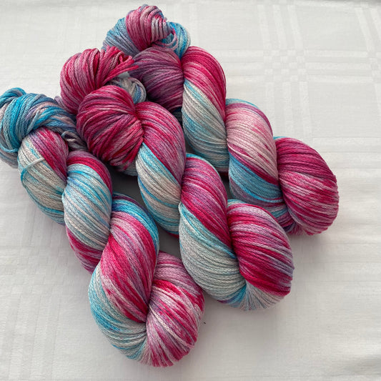 Handgefärbte  Baumwolle mit Seide / 100 g