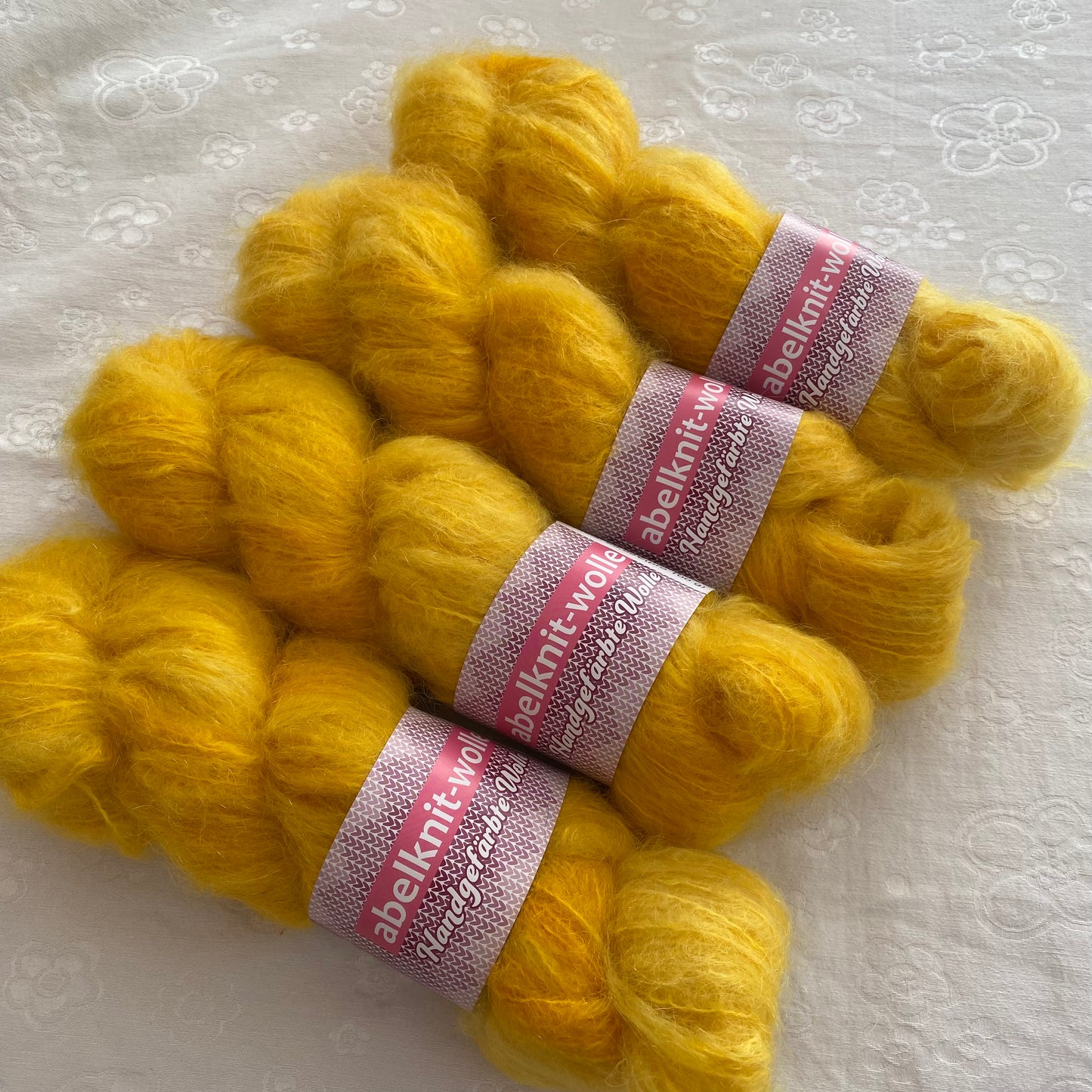 Handgefärbte Big Mohair mit Alpaka.