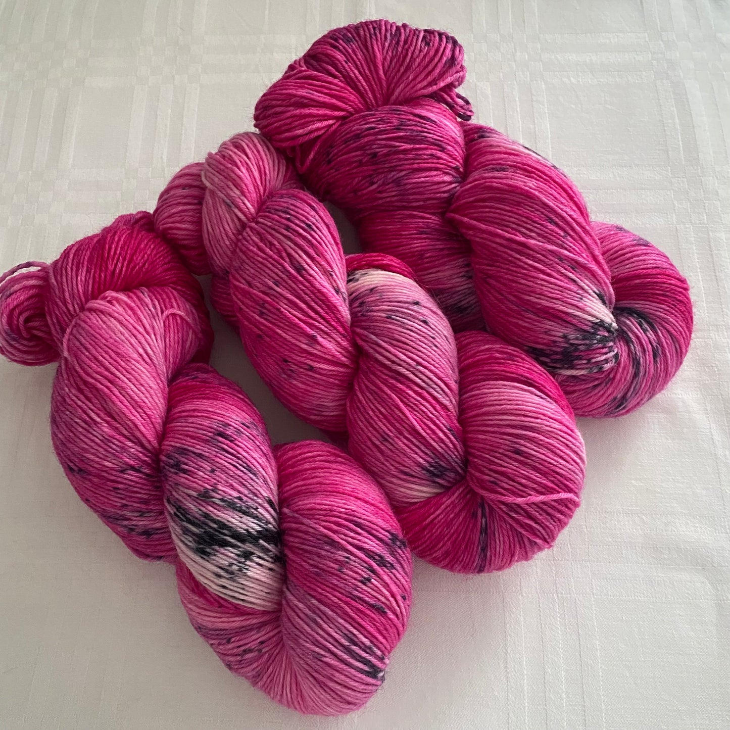 Handgefärbte  Sockenwolle 6-fach.