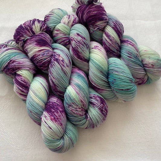 Handgefärbte  Merino Sockenwolle (Luxus)