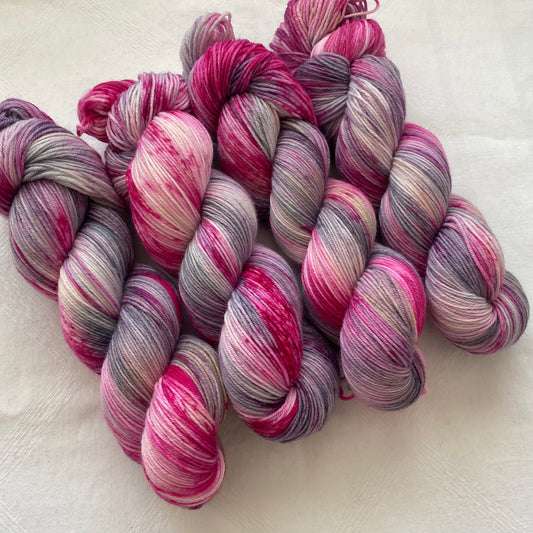 Handgefärbte  Merino Sockenwolle (Luxus)