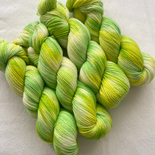 Handgefärbte  Sockenwolle 4-fach ,,Limette,,