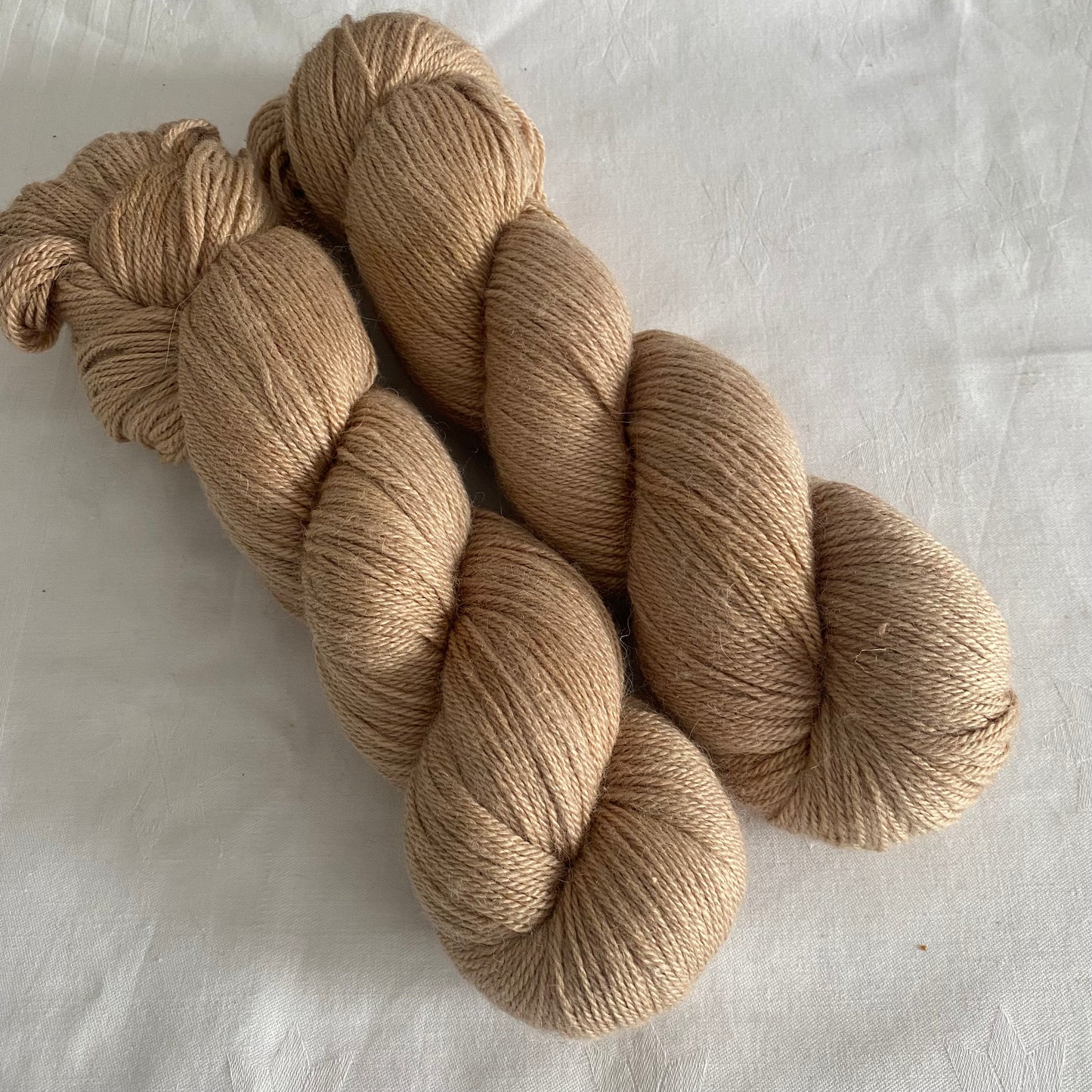 Handgefärbte Alpaca mit Seide.