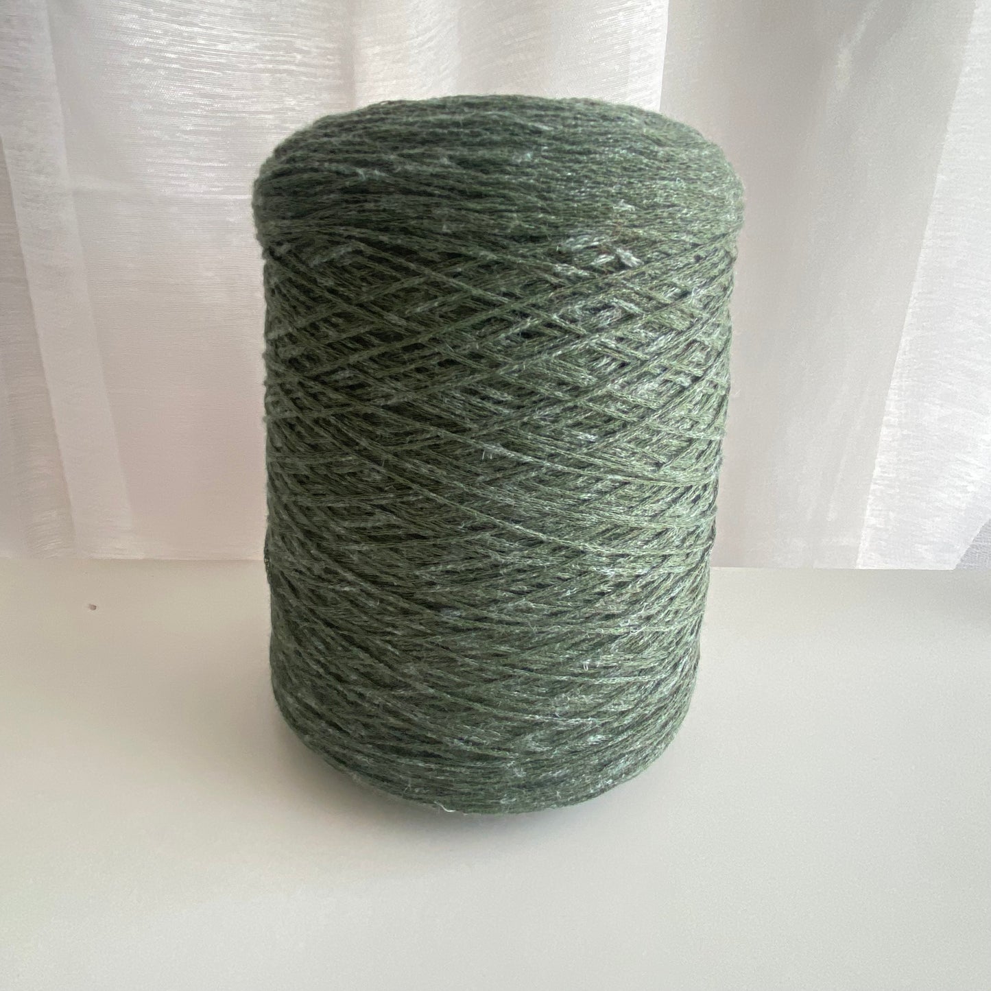 Konenwolle  Schurwolle (Merino) mit Seide und Leinen/Loro Piana Italy.