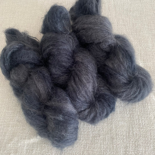 Handgefärbte Big Mohair mit Alpaka.