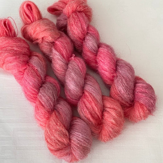 Handgefärbte   Kidmohair.