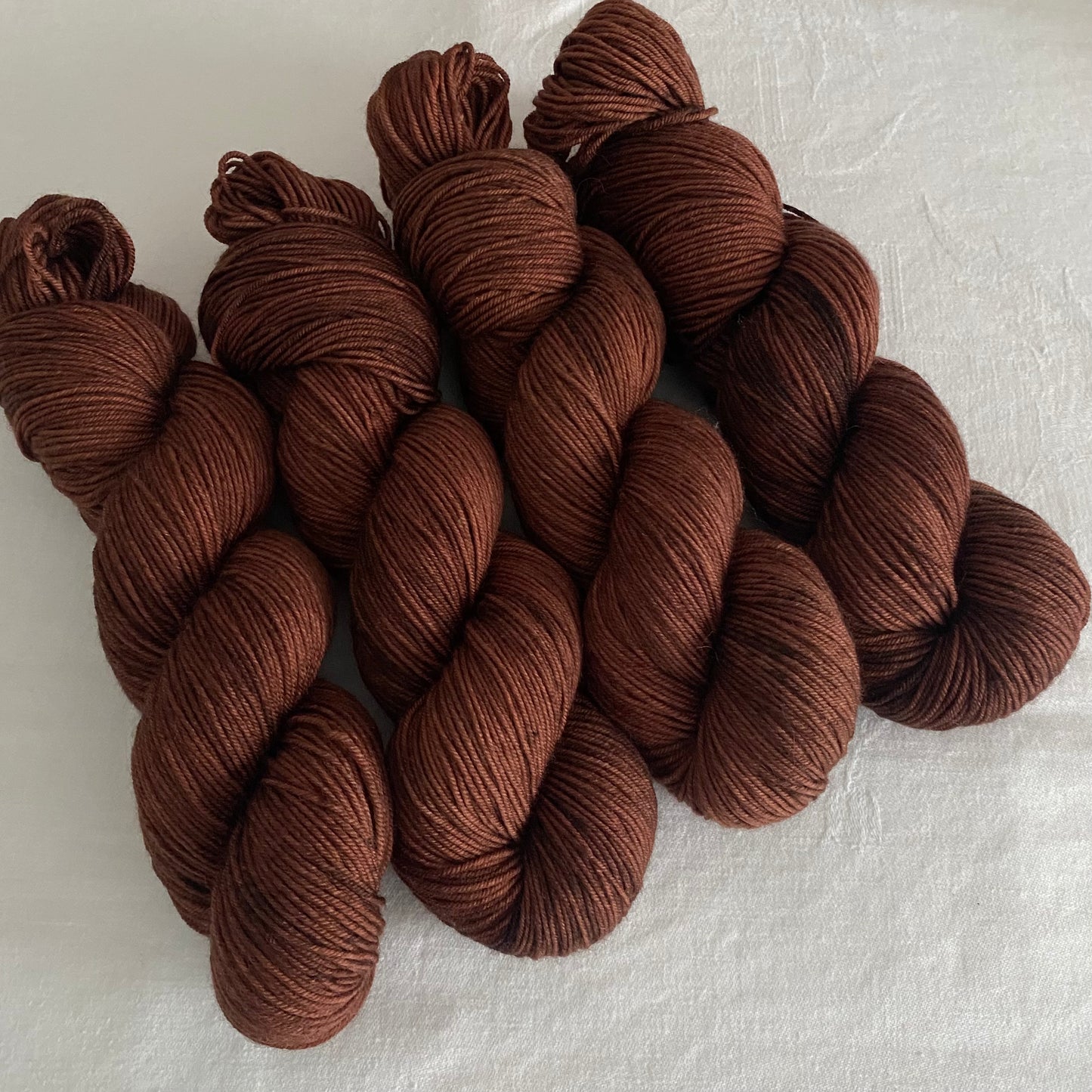 Handgefärbte Merinowolle.