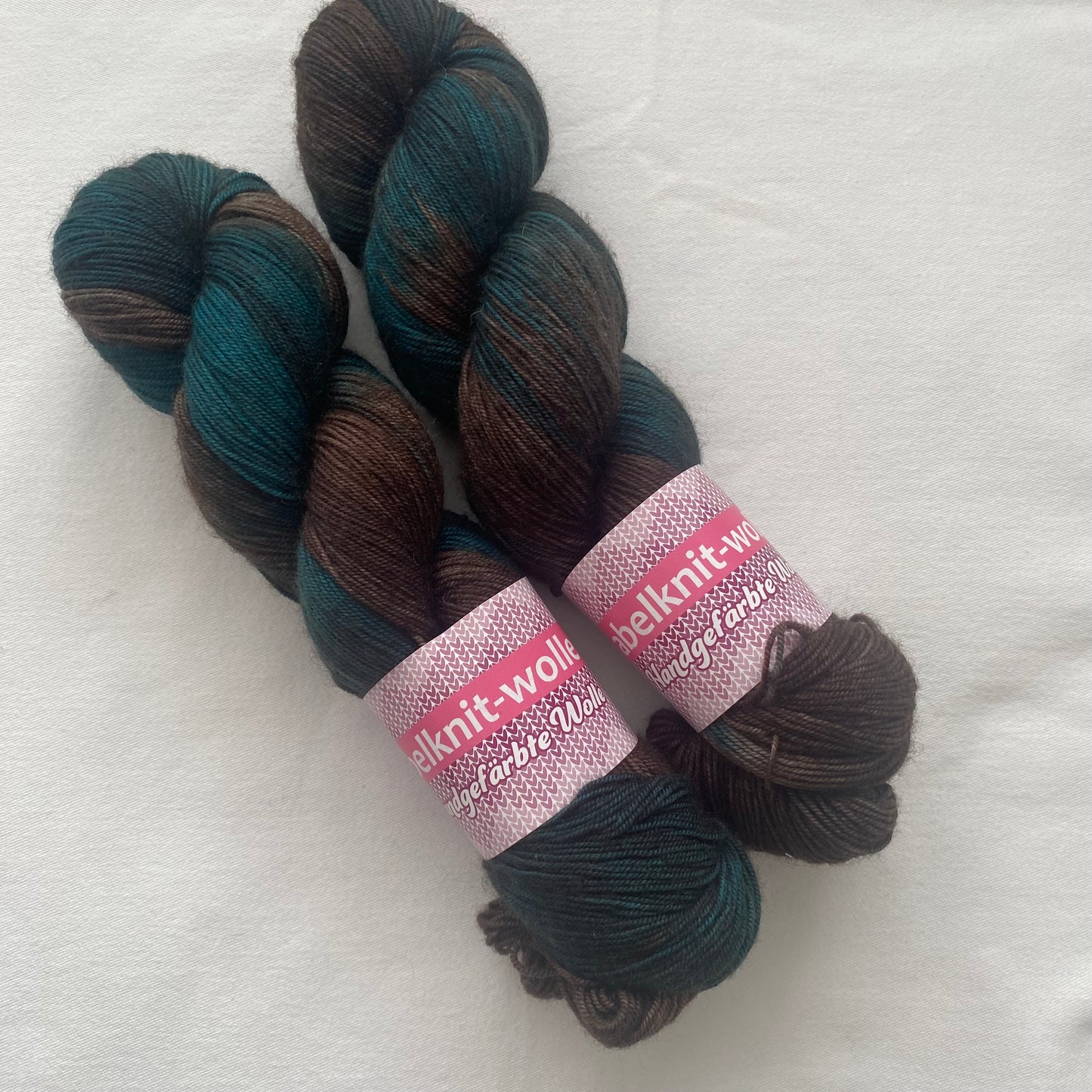 Handgefärbte Schurwolle (Merino)mit Yak / Sockenwolle  (Luxus)