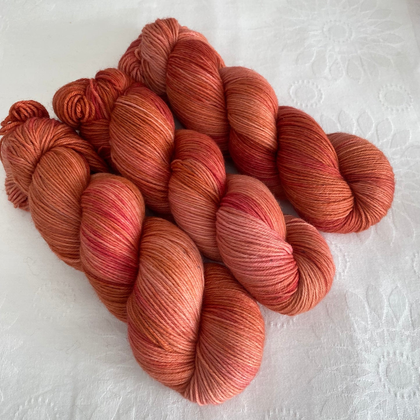 Handgefärbte  Merino Sockenwolle (Luxus)