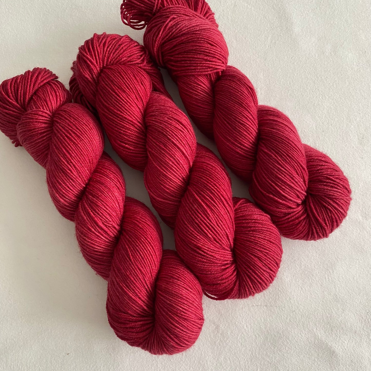 Handgefärbte Merinowolle.