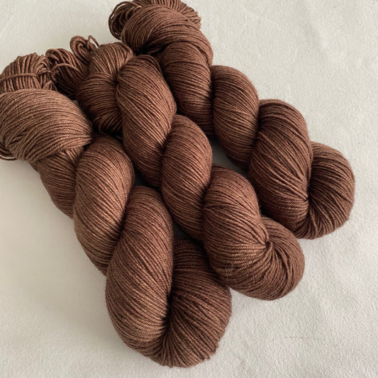 Handgefärbte Merinowolle.