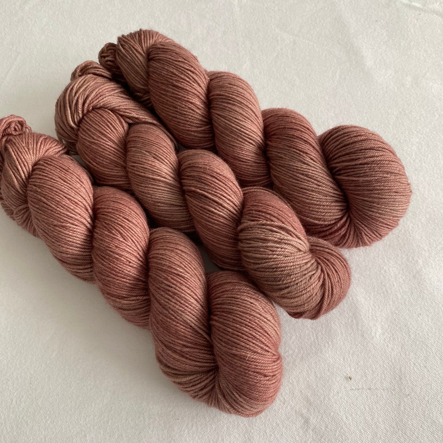 Handgefärbte Merinowolle.