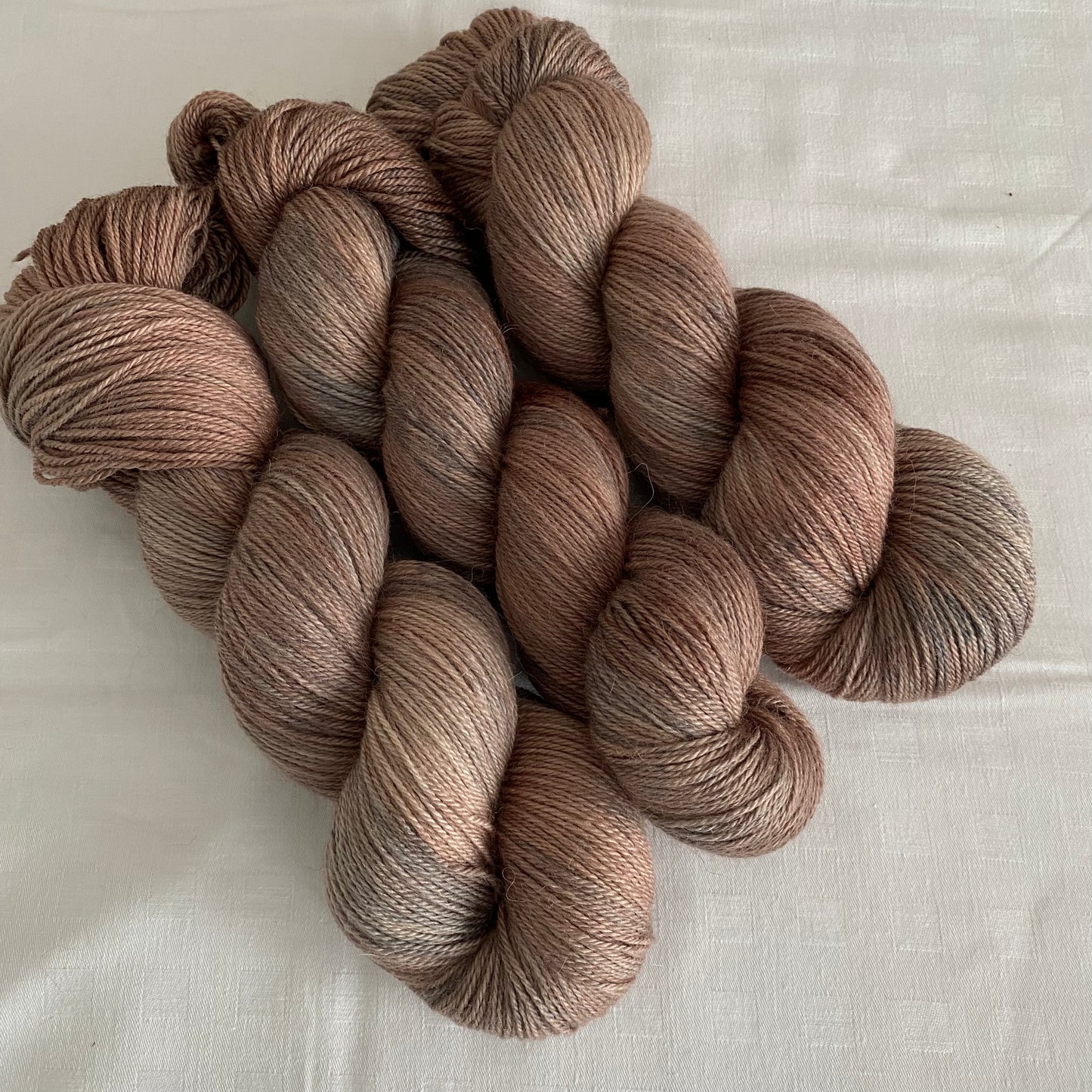 Handgefärbte Alpaca mit Seide.