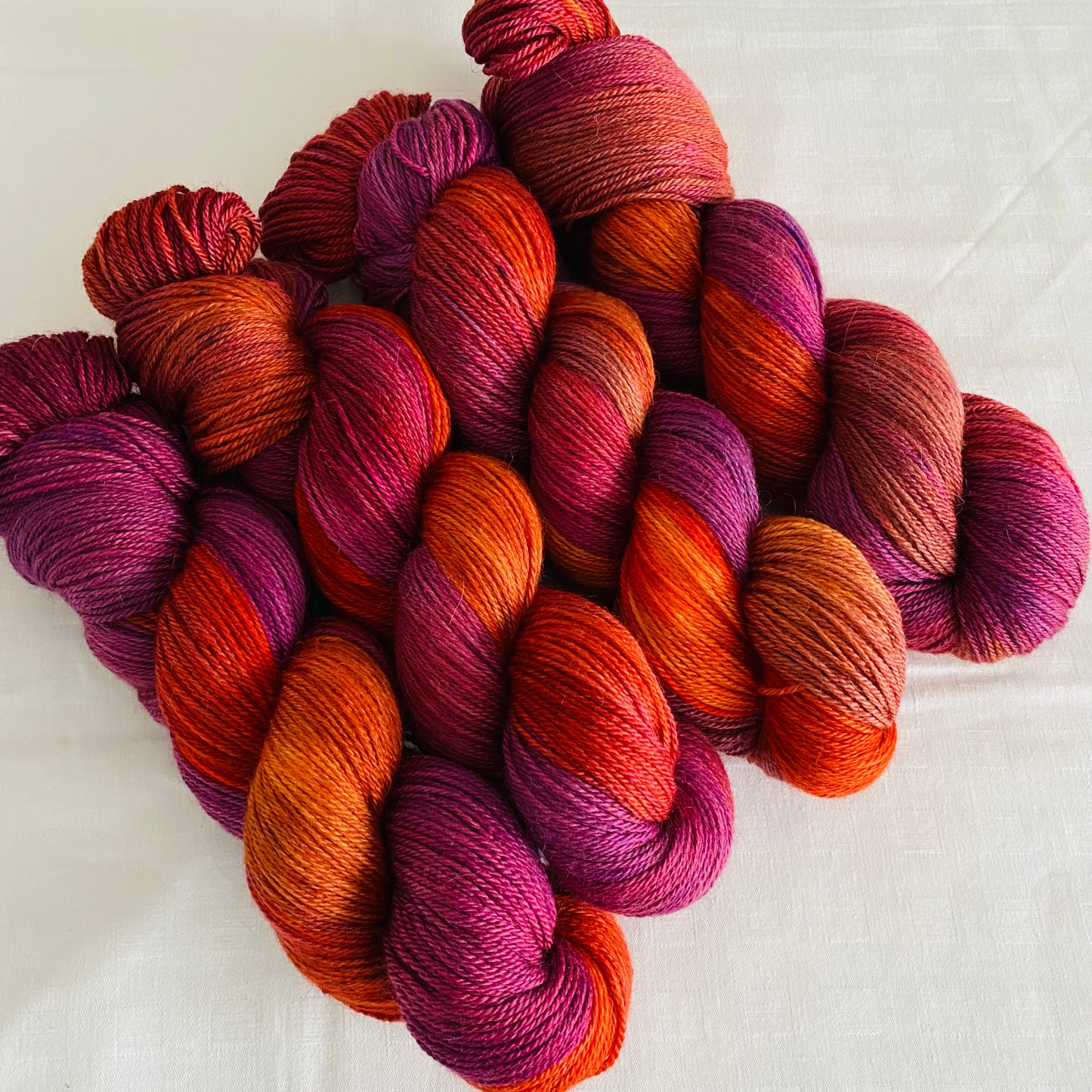 Handgefärbte Alpaca mit Seide.