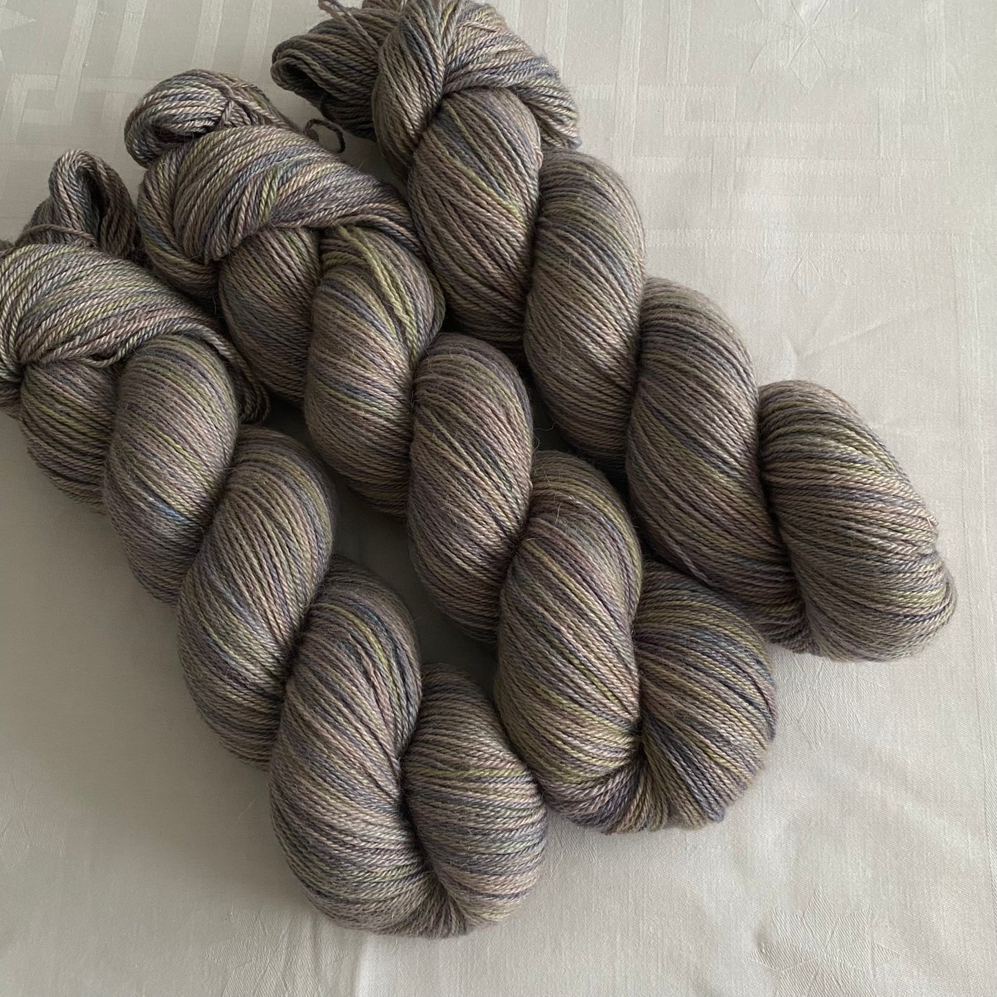 Handgefärbte Alpaca mit Seide.