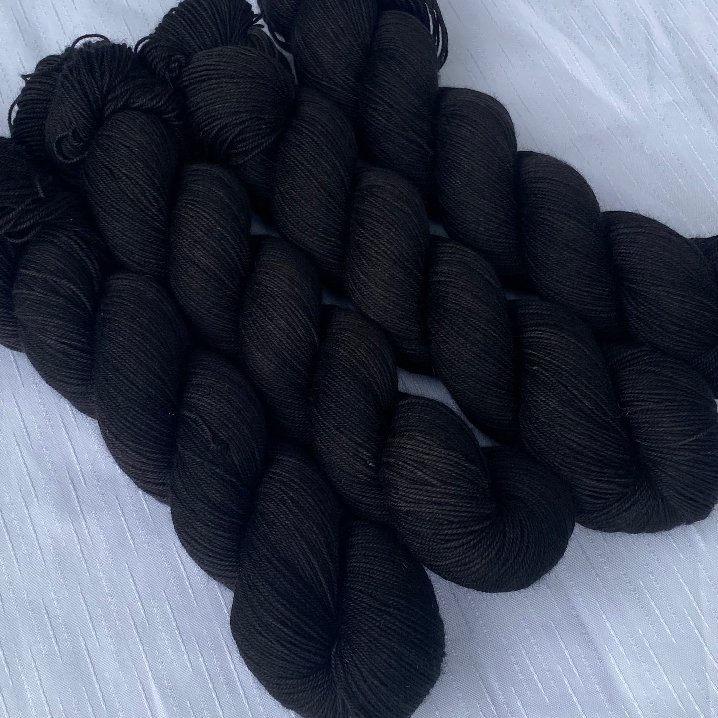 Handgefärbte Schurwolle (Merino)mit Yak /Sockenwolle  (Luxus)
