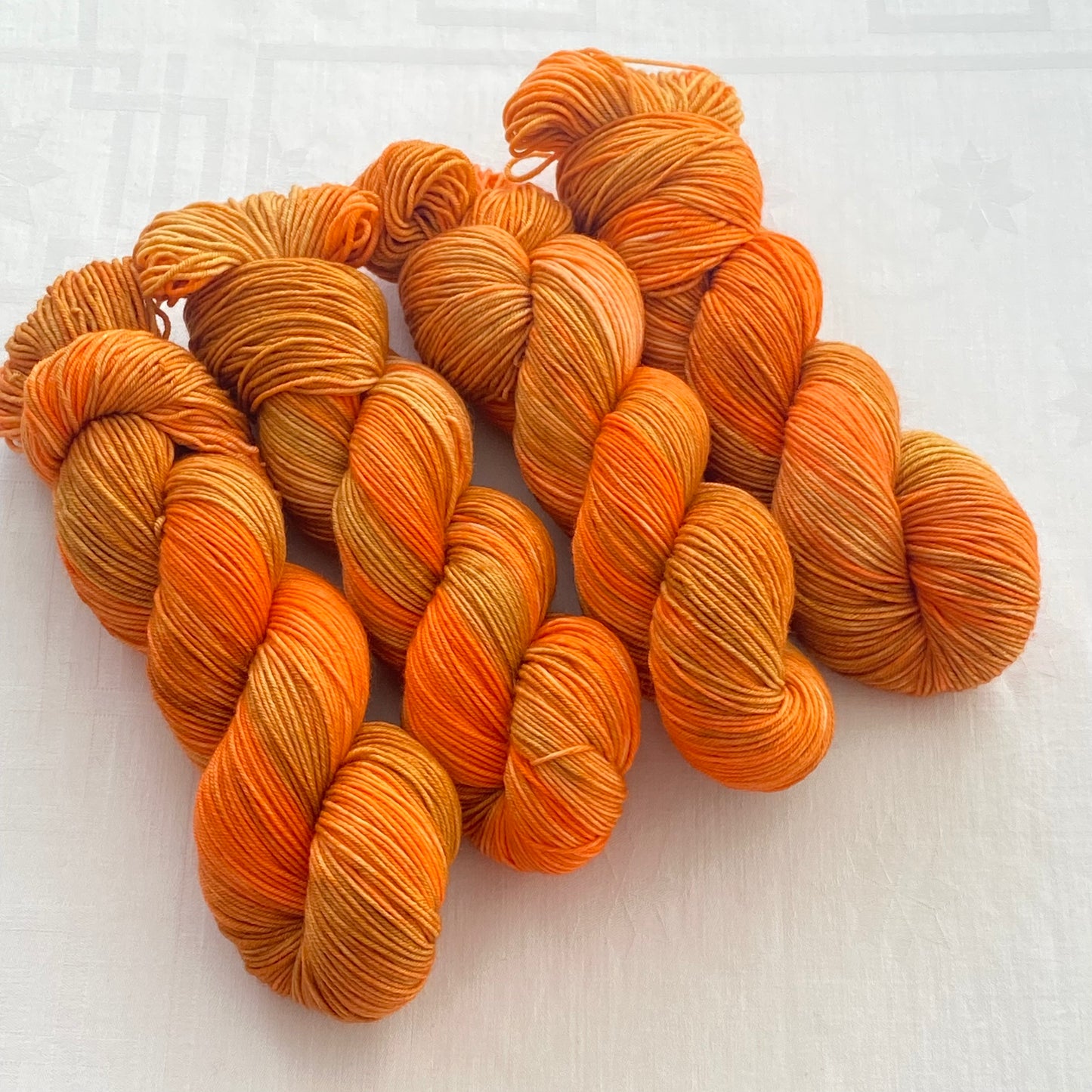 Handgefärbte Merinowolle.